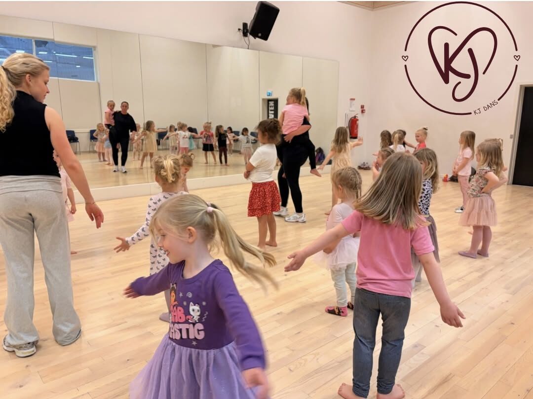 Børn til dans hos KJ Dans — danseskole i Nykøbing F.
